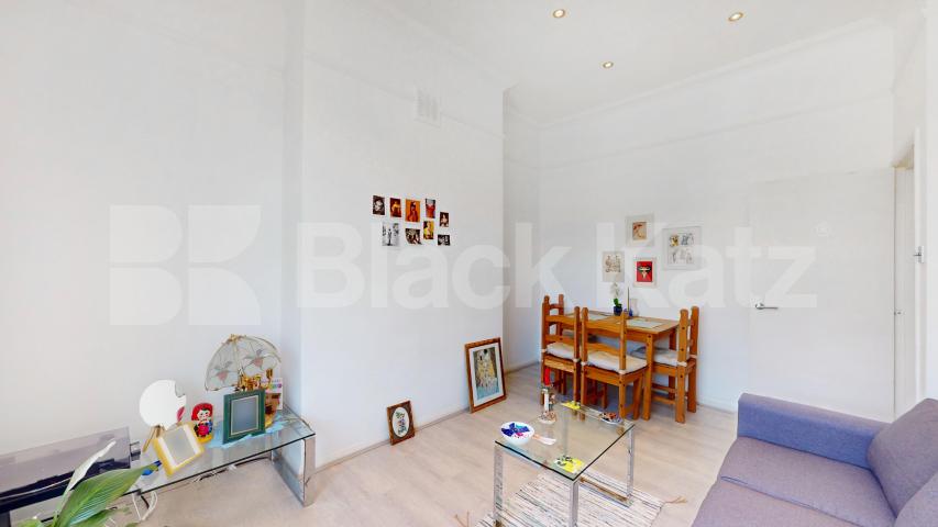 Located in the heart of Tufnell Park located walking distance to local amenities Tufnell Park Road, Tufnell Park 
